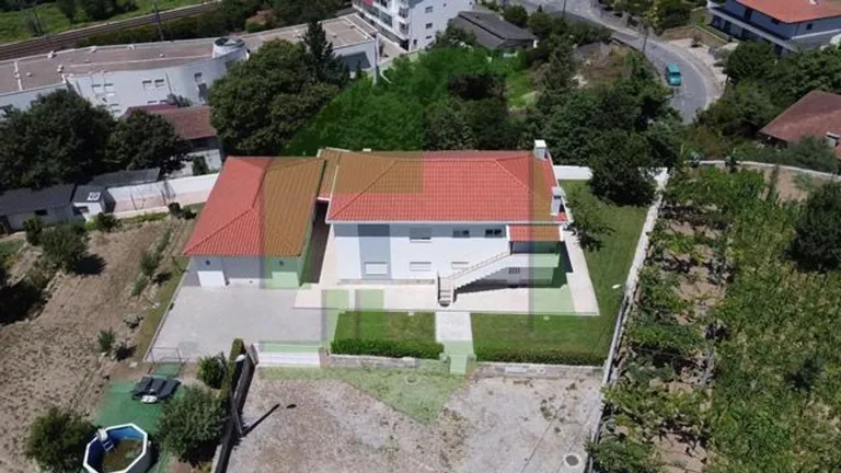 Luxury Villa with Garden in Novelas, Porto