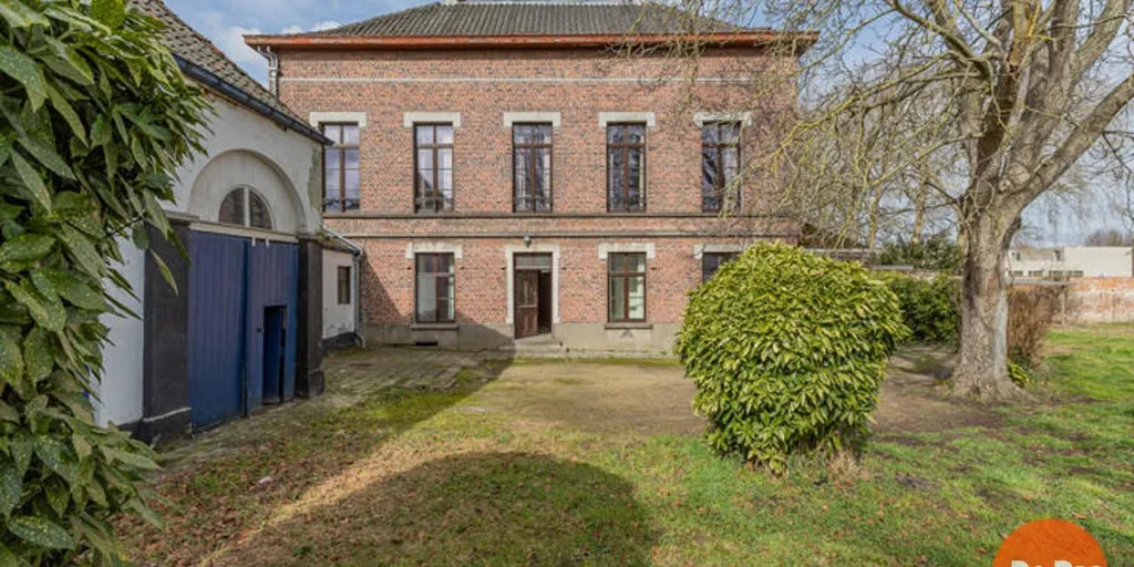 Extérieur - Herenhuis avec Possibilités Pratiques au Centre d'Erpe-Mere