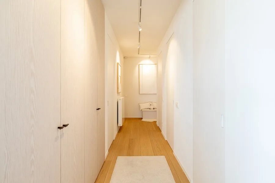Esik - Corner Flat with Sea View in Lichttorenplein
