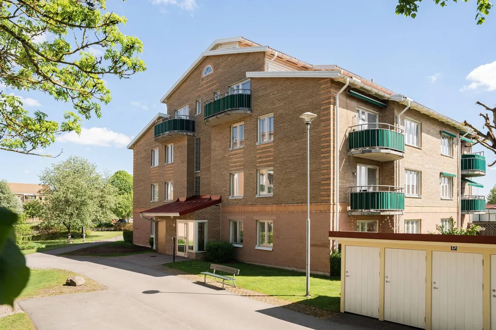 Extérieur - Apartment with Balcony and Cathedral View in Skara