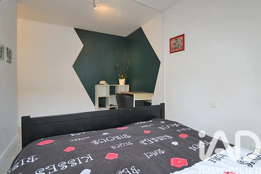 Chambres - Appartement Familial avec Grenier Aménageable au Centre de Lisieux