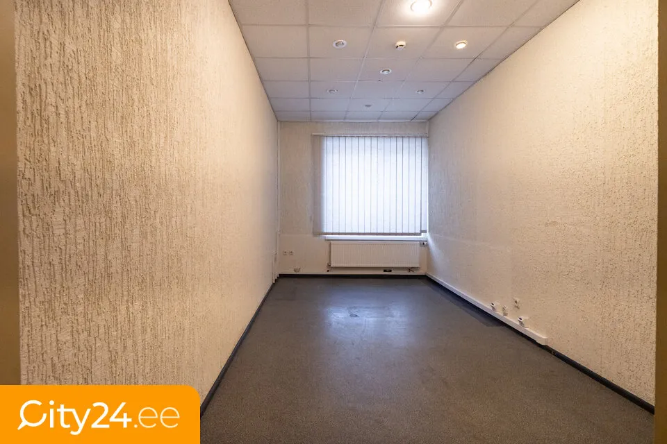 Studio - Administrative Building with Large Land in Riga