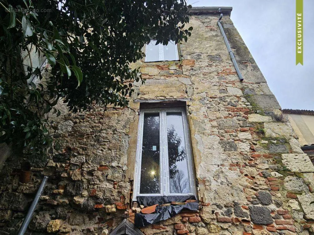 Exterior - Ancient Garage with Garden in Port-Sainte-Marie