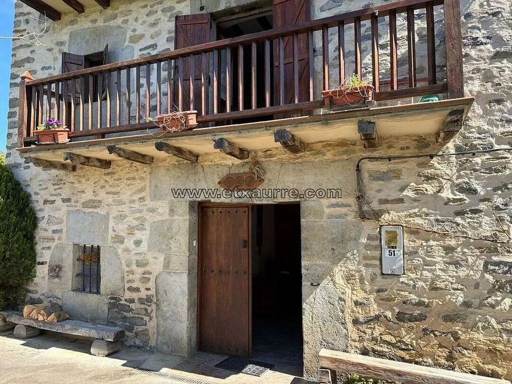 Extérieur - Rural House with Balcony in Ayala