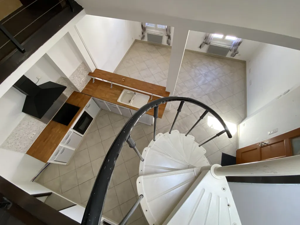 Pièces - Duplex avec Terrasse dans le Calme à La Seyne-sur-Mer