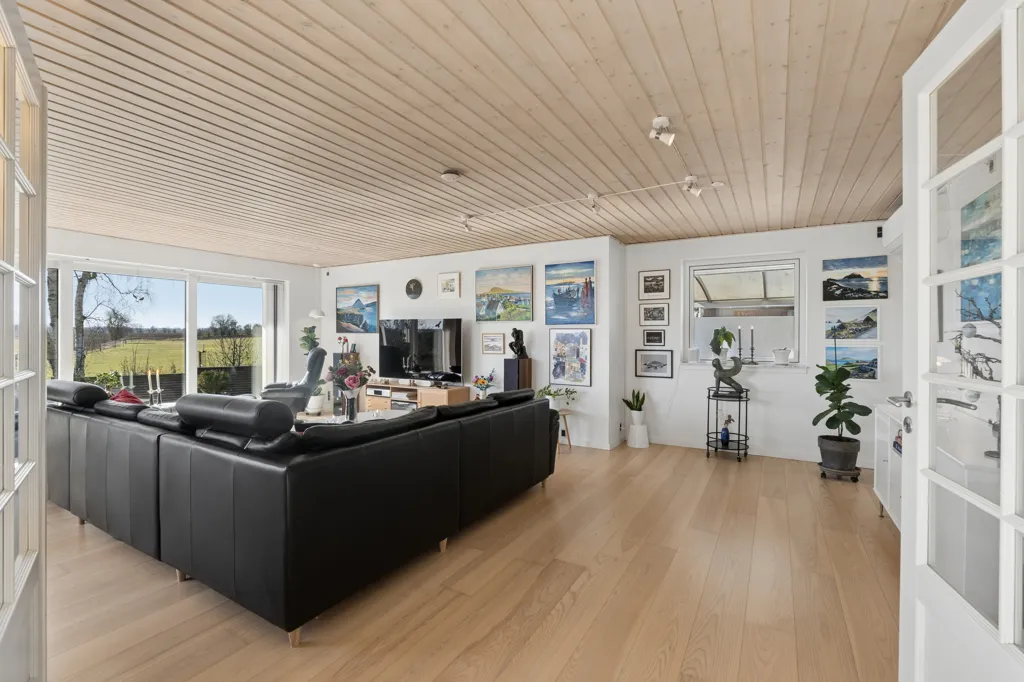 Elutuba - Villa with Extensive Views in Hedehusene