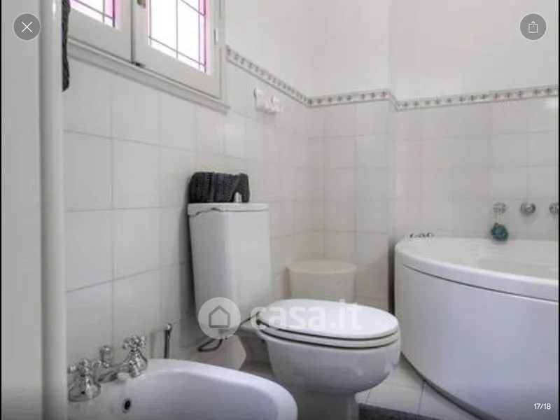 Bathrooms - Fully Furnished Flat near Ponte Vecchio, Florence