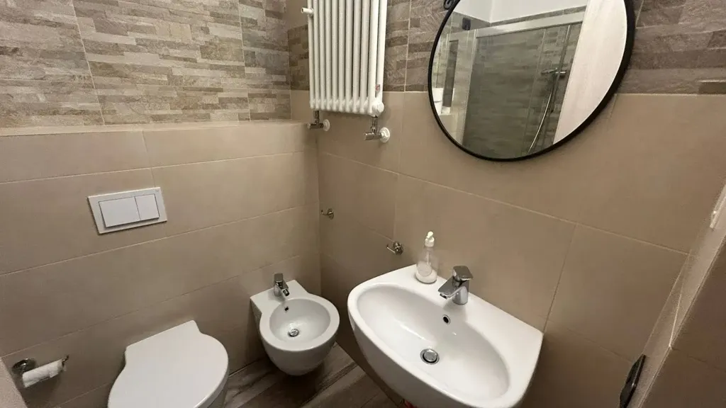 Vannitoad - Luxury Apartment with Private Bathroom in Pisa