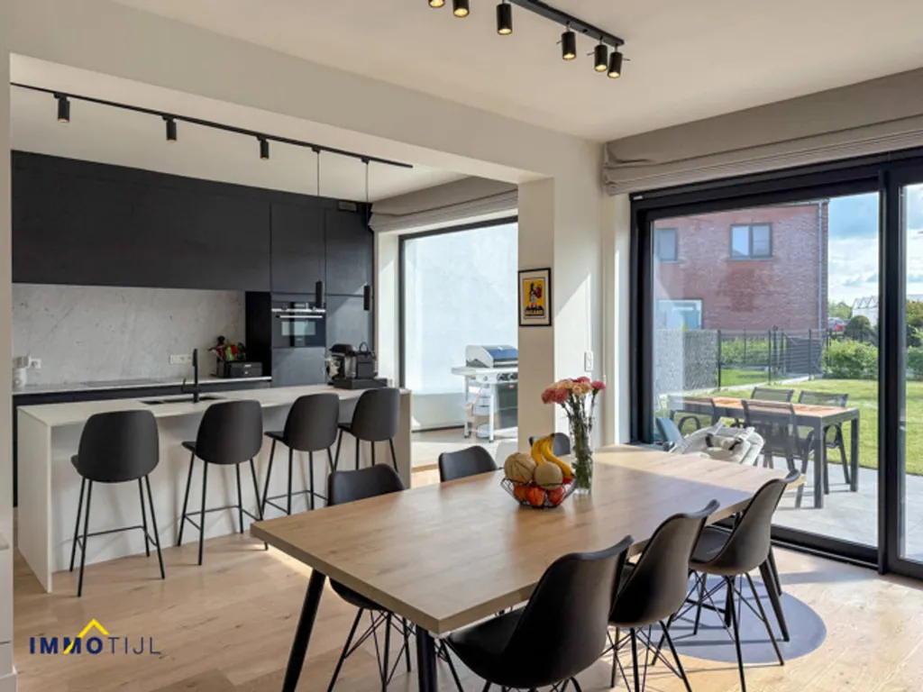 Söögituba - Fully Renovated House with Garden in Aalst Hofstade