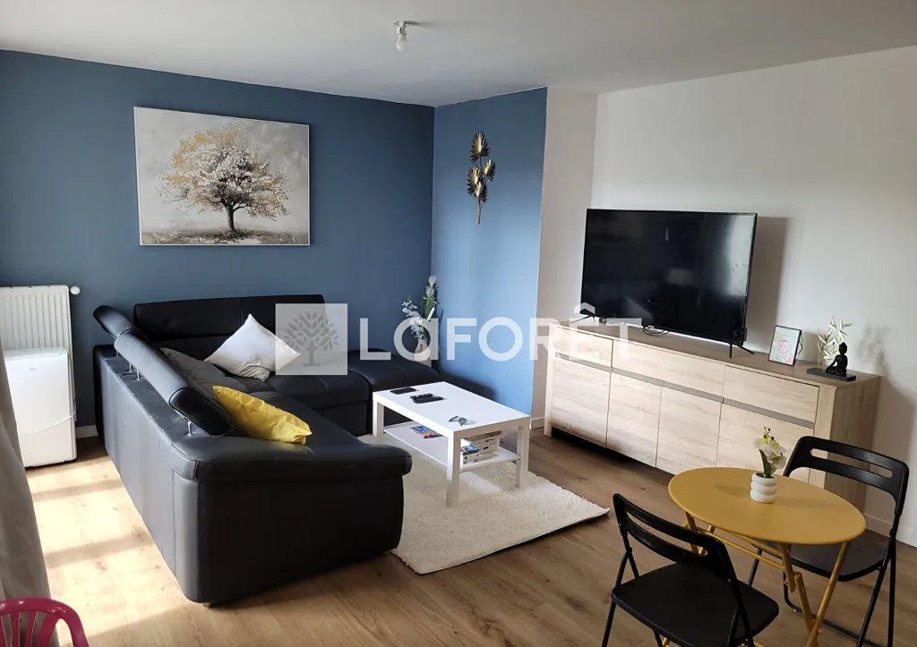Séjour - Appartement Lumineux avec Balcon à Thiais