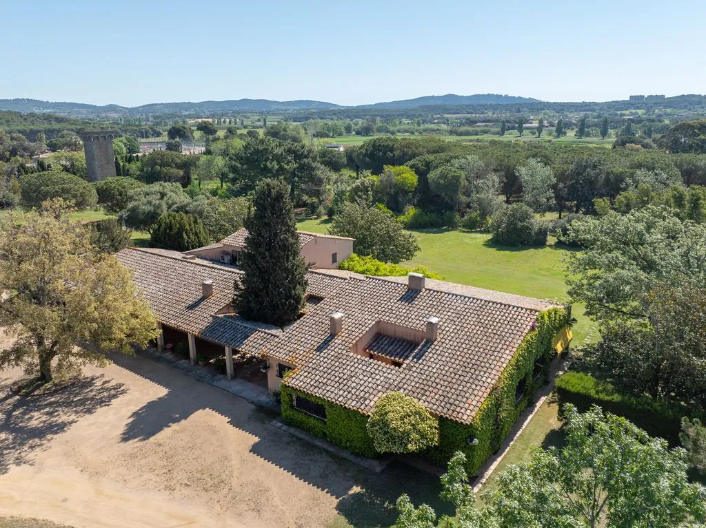 Vista aerea - Luxury House with Historic Tower in Mont-ras