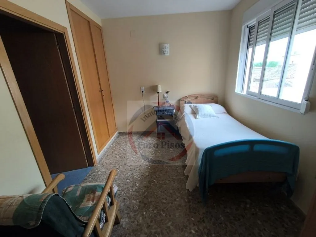 Operational Elderly Care Villa near Xàtiva