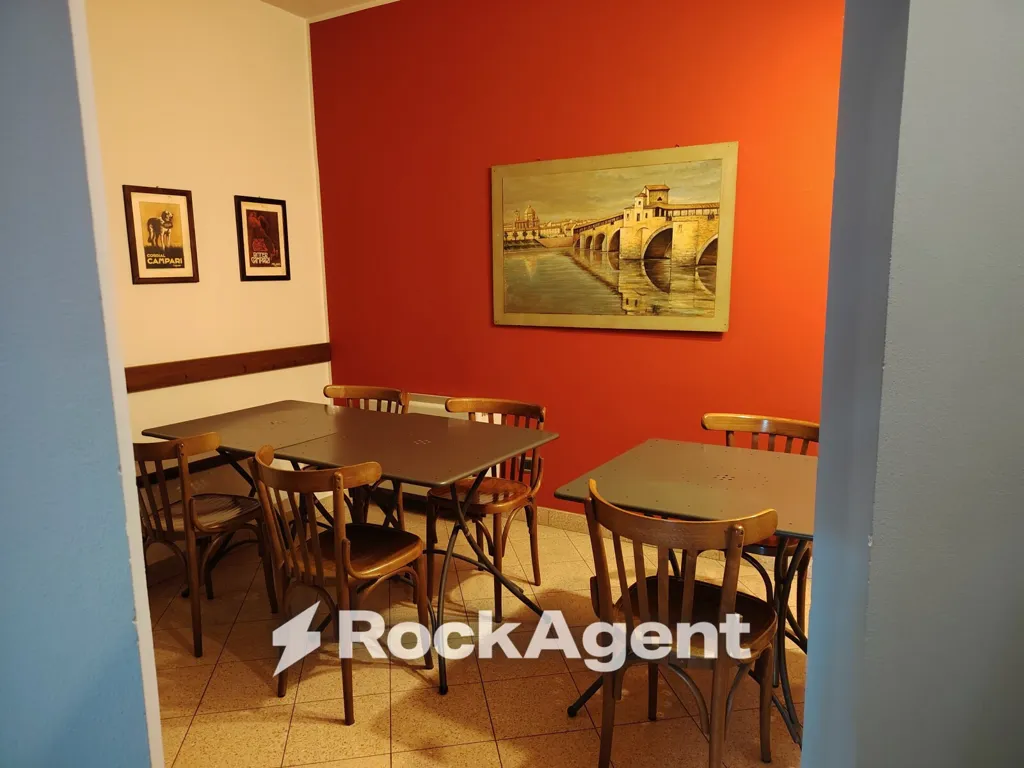 Sala da pranzo - Attività commerciale con bar e tabaccheria a San Pietro, Pavia