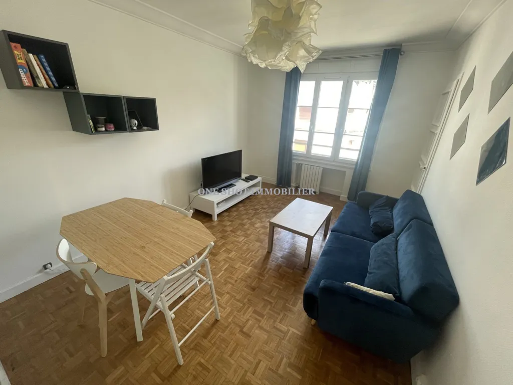 Elutuba - Bright 3-Bed Flat in Orléans City Centre