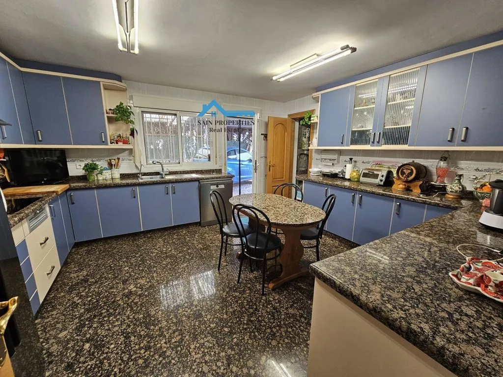 Köök - Luxury Villa with Pool in Colonia Escandinavia
