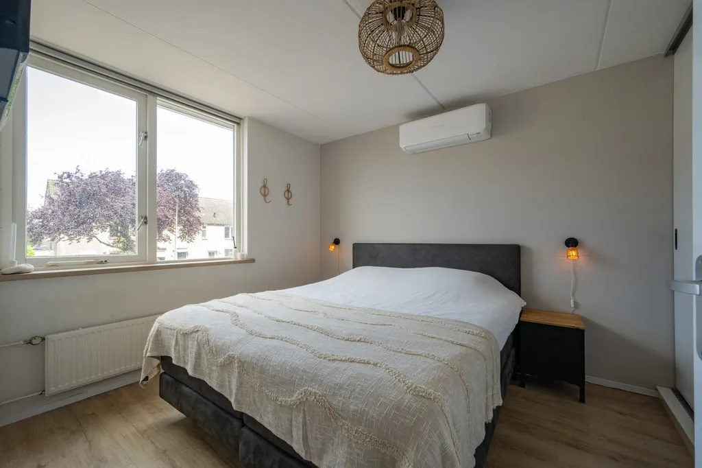 Magamistoad - Modernised Corner House with Garden in Leerdam