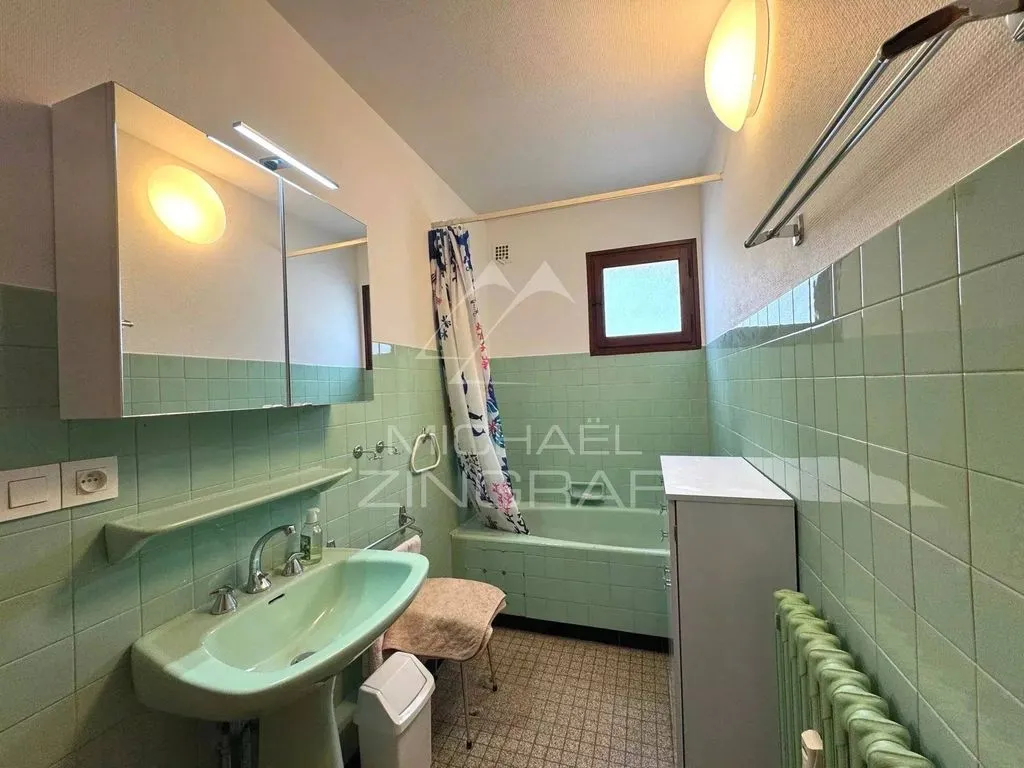 Salles de bain - Appartement à Restructurer avec Vue Montagne à Megève