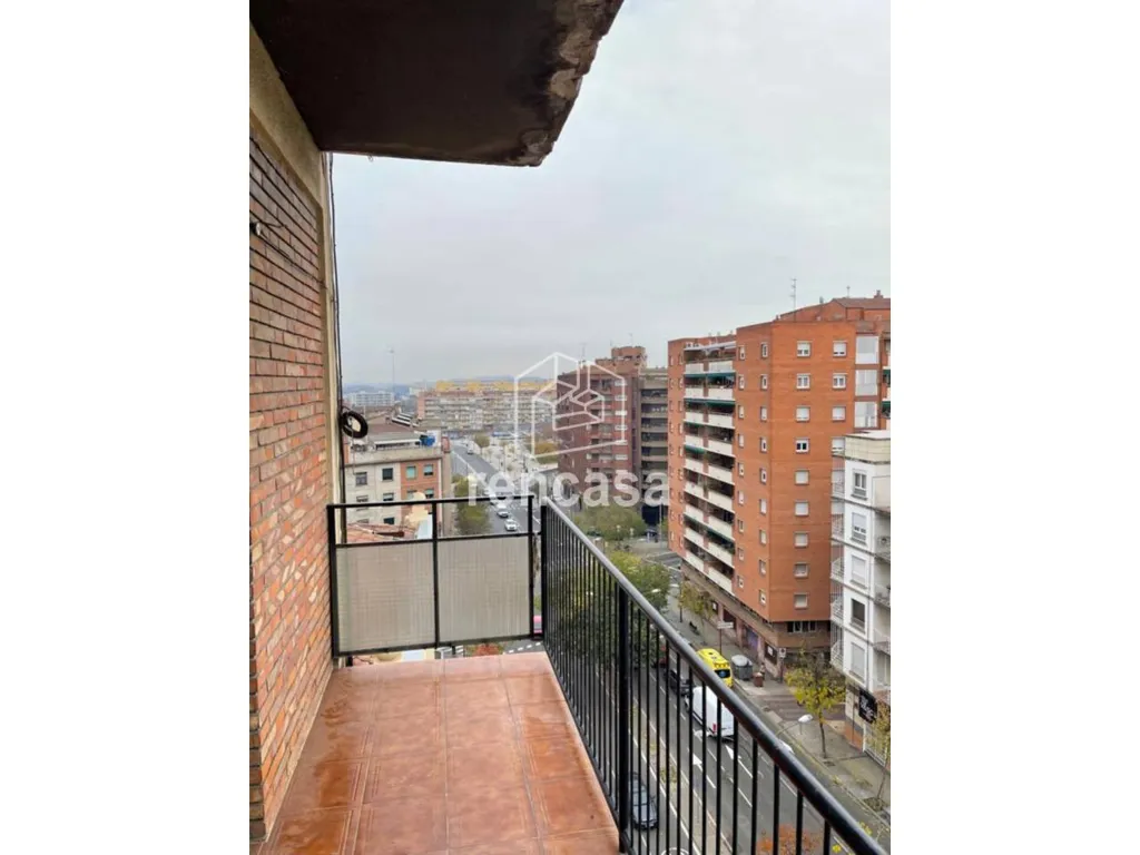 Rõdu - Spacious Flat with Balcony in Lleida Centre
