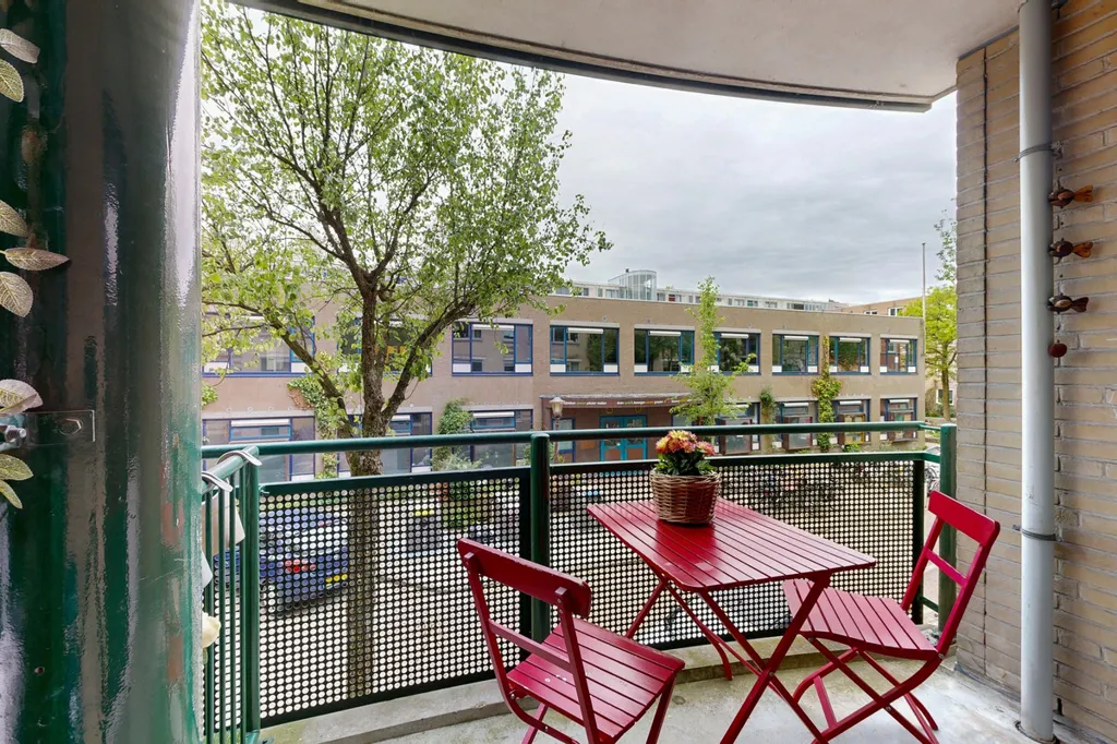 Balcone - Modern Apartment with Balcony in Amsterdam-Oost