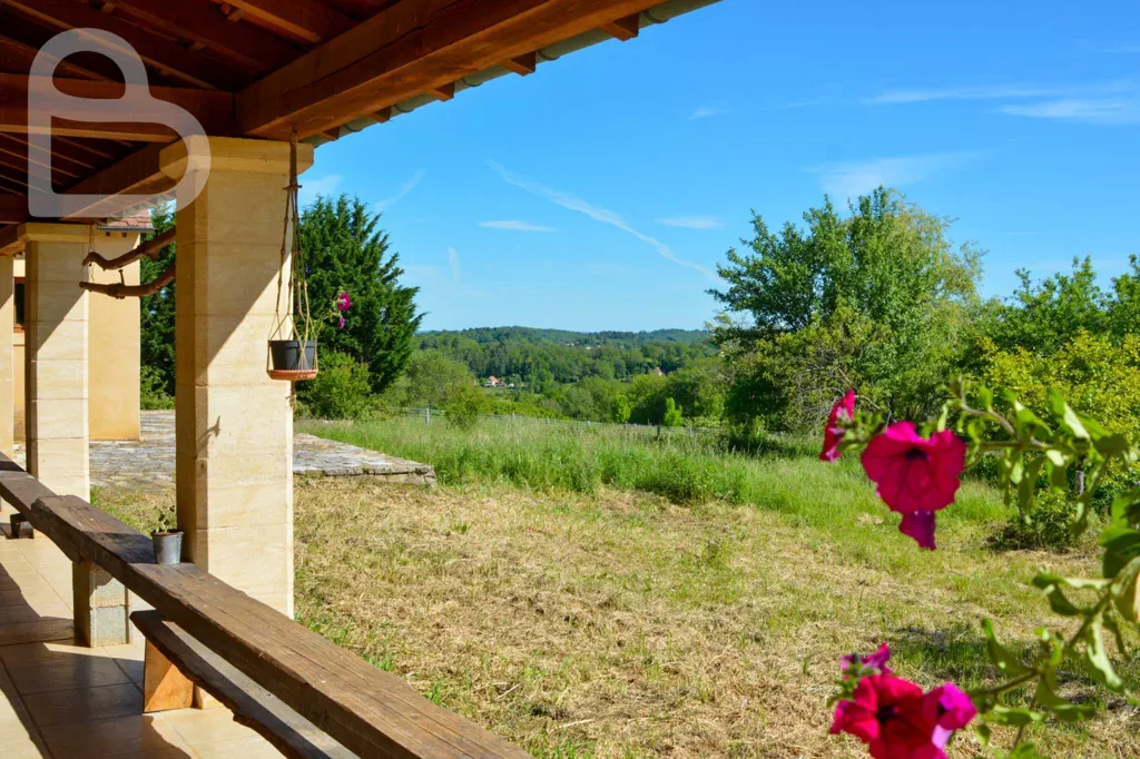 Terrazza - Spacious Villa with Equestrian Potential in Gourdon