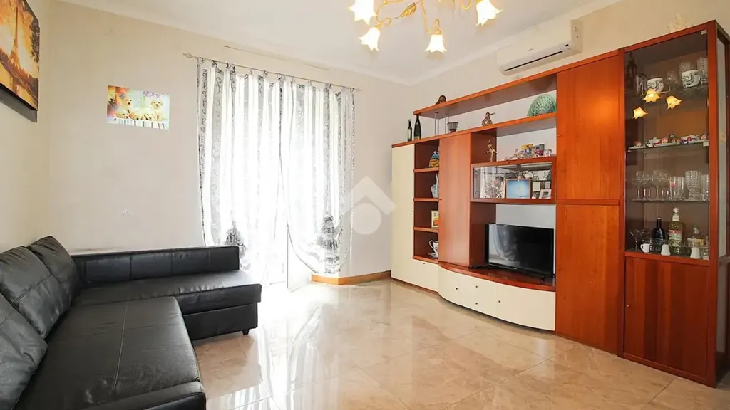 Séjour - Modernised Triplex in Milan's Quiet Court