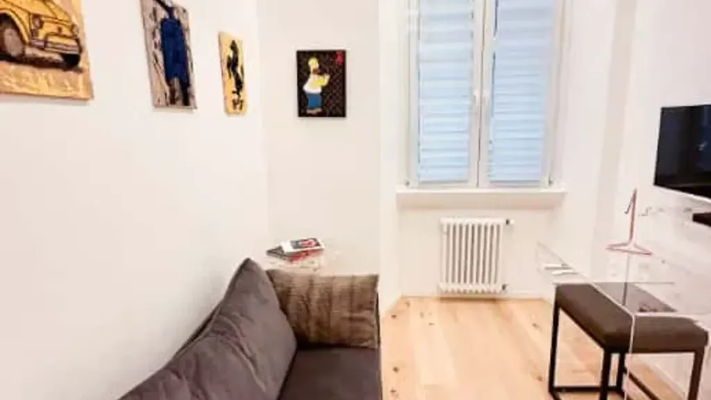 Elutuba - Modern Studio with Design Elements in Milan