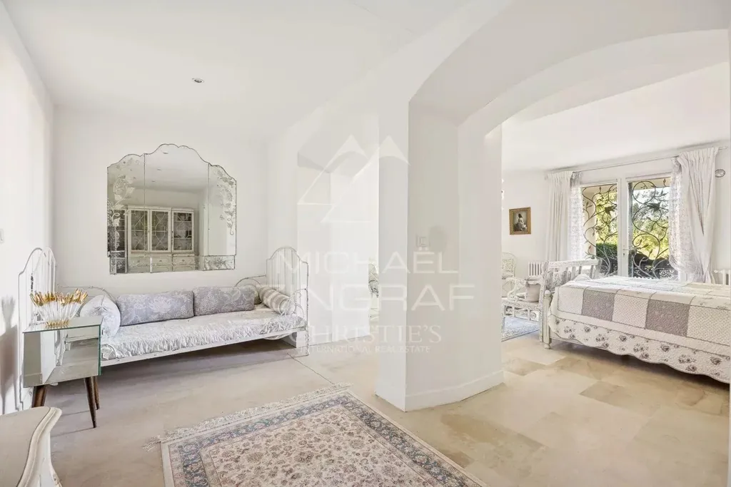 Bedrooms - Villa with Sea View near Cap d'Antibes