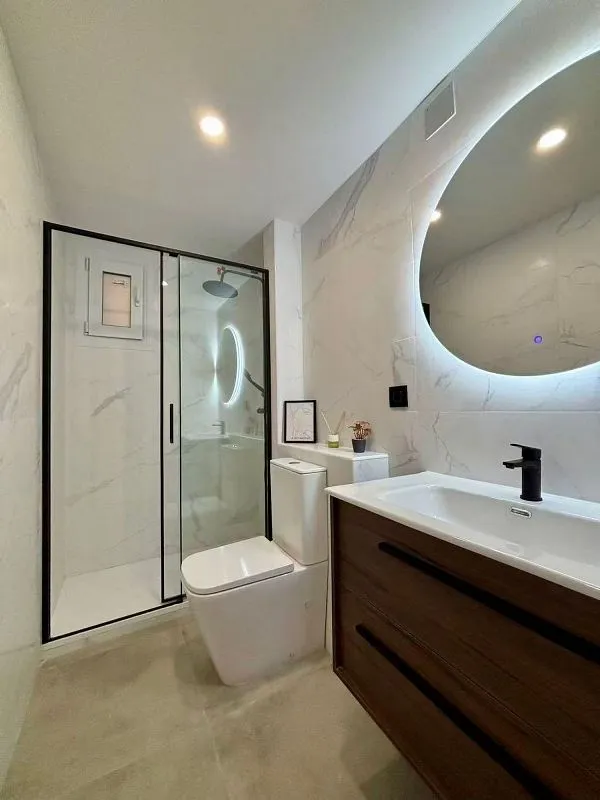 Vannitoad - Ample Apartment with Balcony in Eixample
