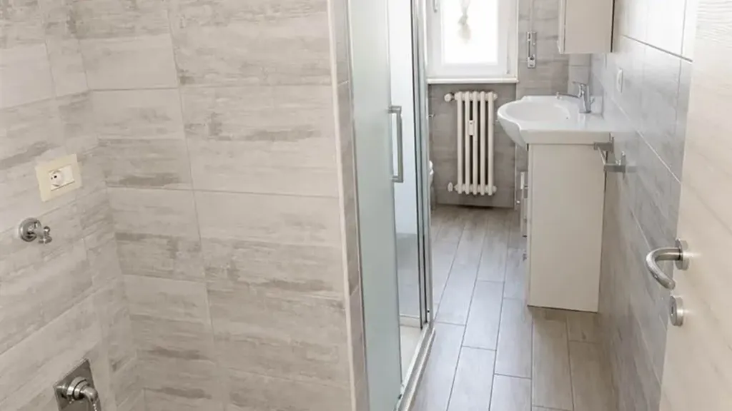 Bathrooms - Bright Two-Bedroom Apartment in Pioltello