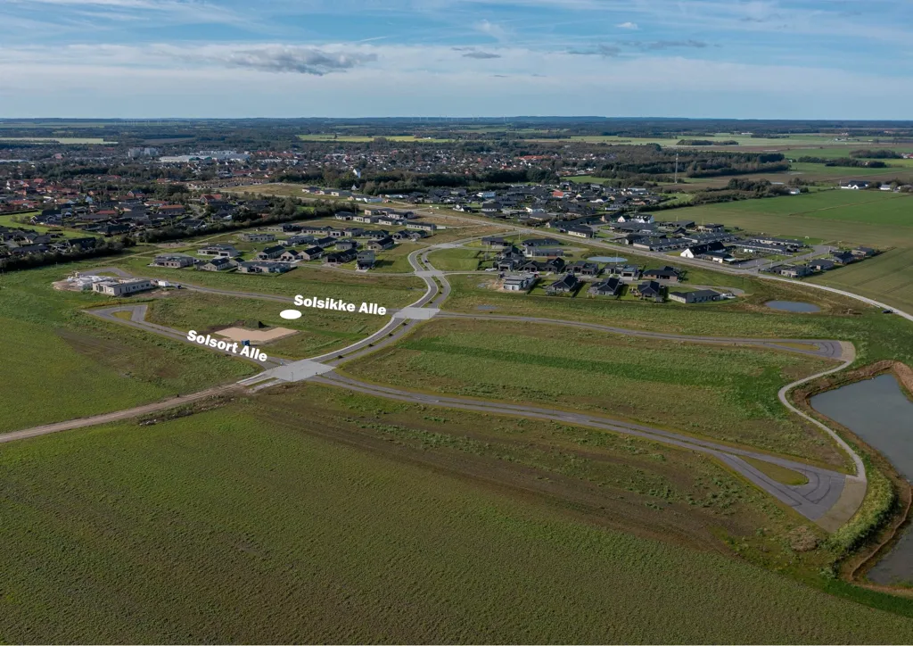 Õhuvaade - Year-Round Plot with 5G Coverage in Aabybro