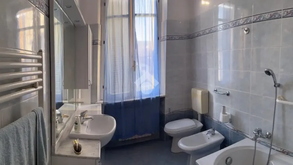Vannitoad - 3-Room Apartment with Balcony in Broni
