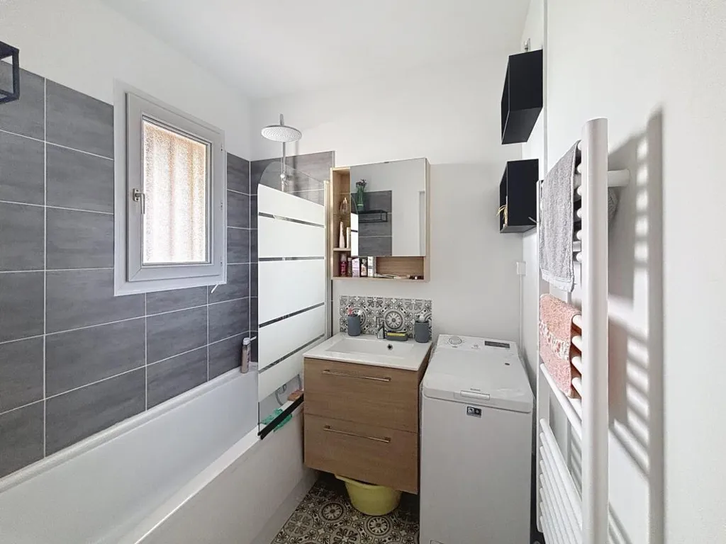 Vannitoad - Renovated Flat with South Terrace in Fréjus