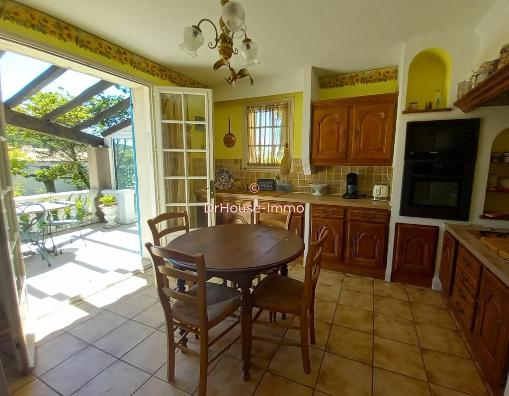 Köök - Provençal Villa with Pool in Charols