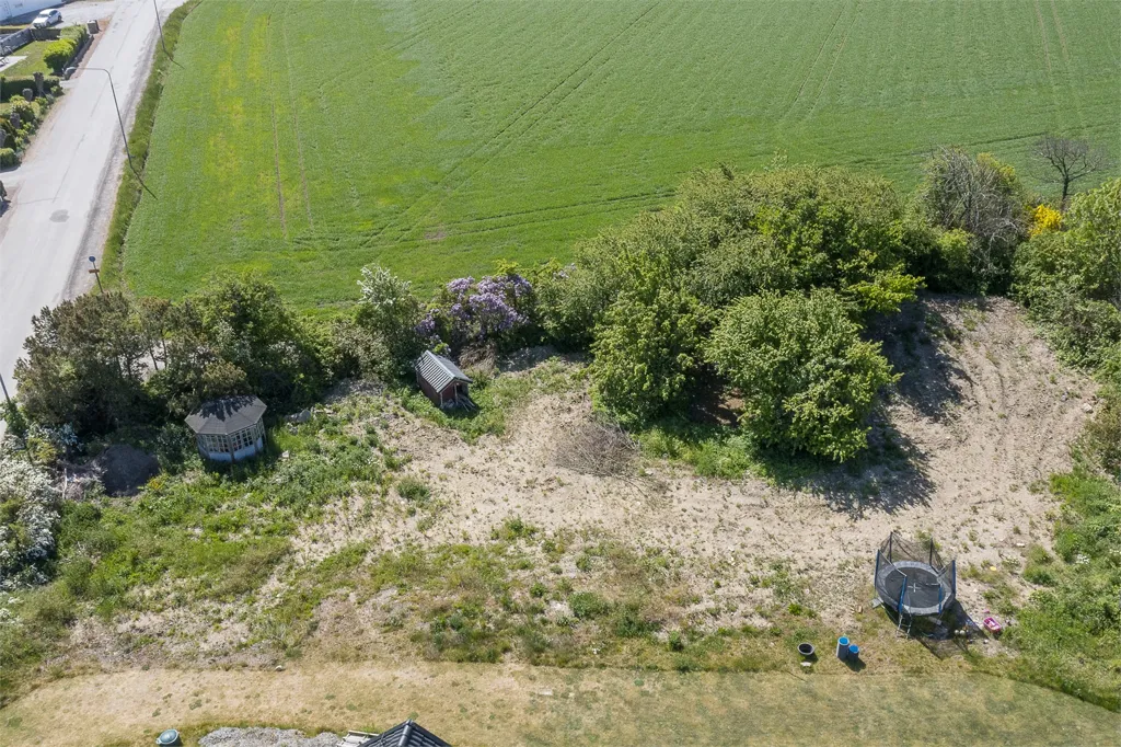 Õhuvaade - Generous Plot with Green Space in Trelleborg