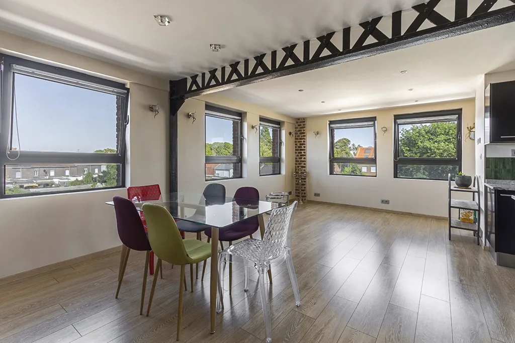 Söögituba - Bright 1-Bed Flat in Roncq