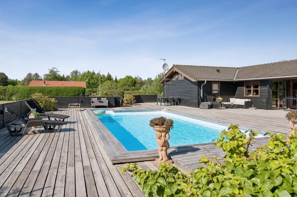 Bassein - Vacation House with Pool near Hals