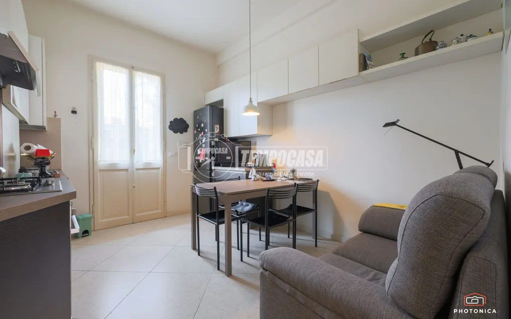 Cuisine - Rear-Facing Apartment with Balcony in Bologna