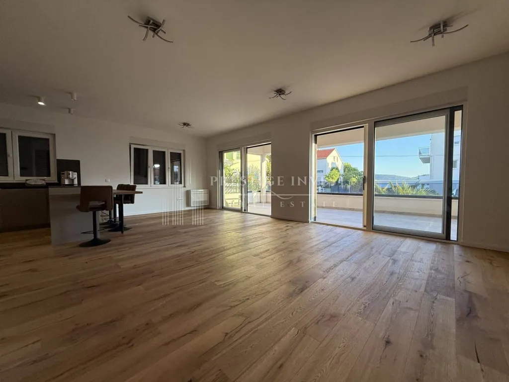 Elutuba - Penthouse with Sea View in Sukošan