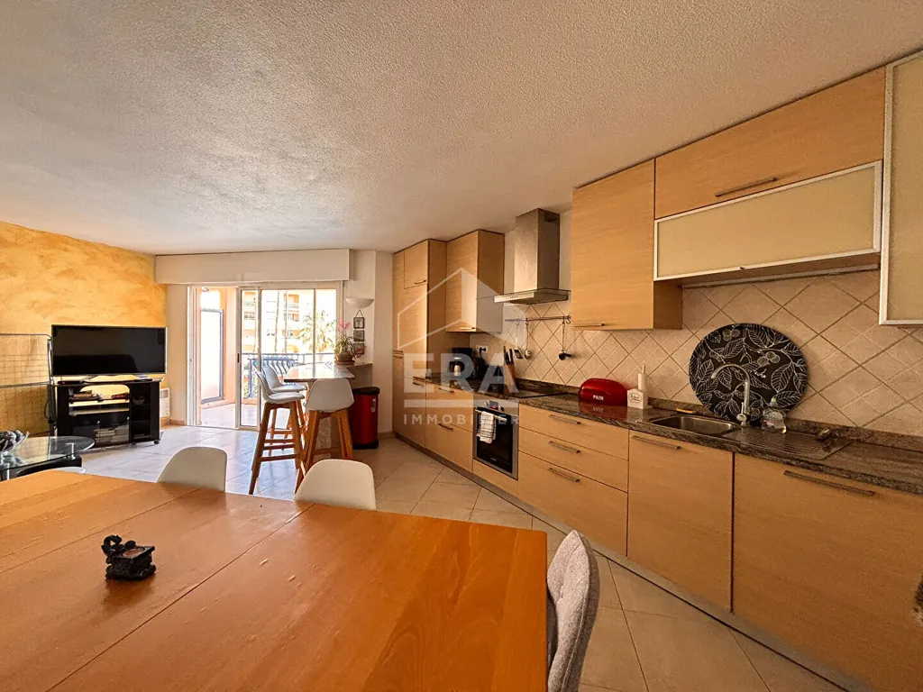 Cucina - Apartment with Terrace in Port Fréjus