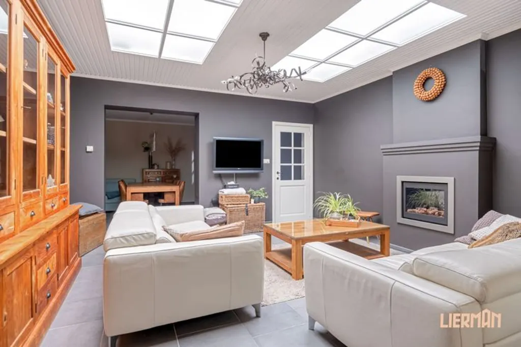 Elutuba - House with Garden and Solar Panels in Aalst