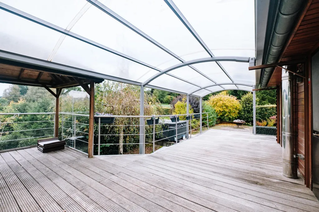 Terrass - Chalet with Jacuzzi in Saint-Vith