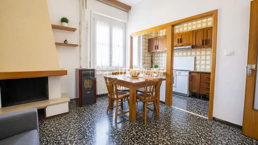 Dining Room - Apartment with Balcony and Private Garden in Montecosaro