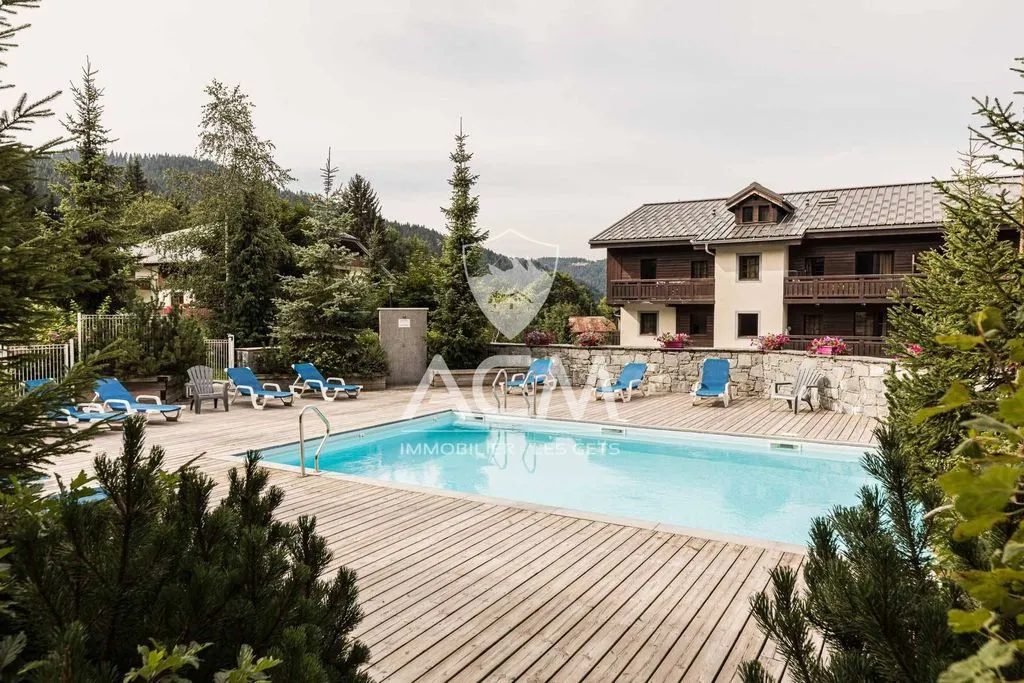 Piscine - Chalet Luxueux avec Vue Montagne à Les Gets