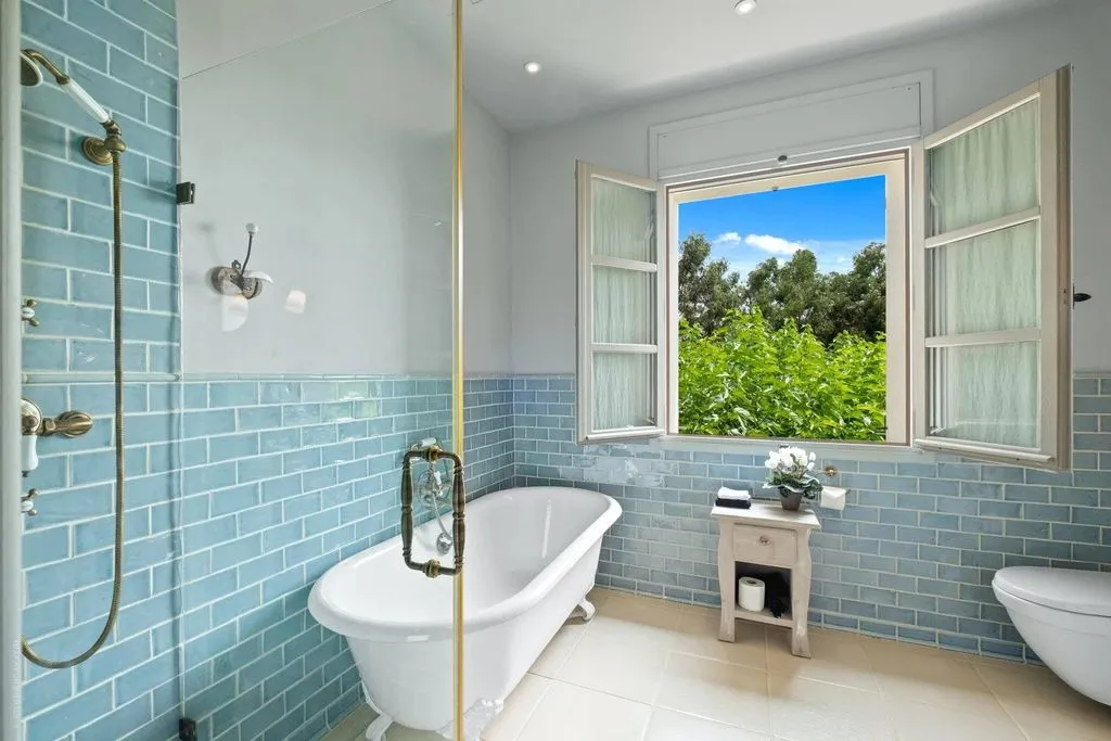 Bathrooms - Luxury Villa with Heated Pool in Cap d'Antibes