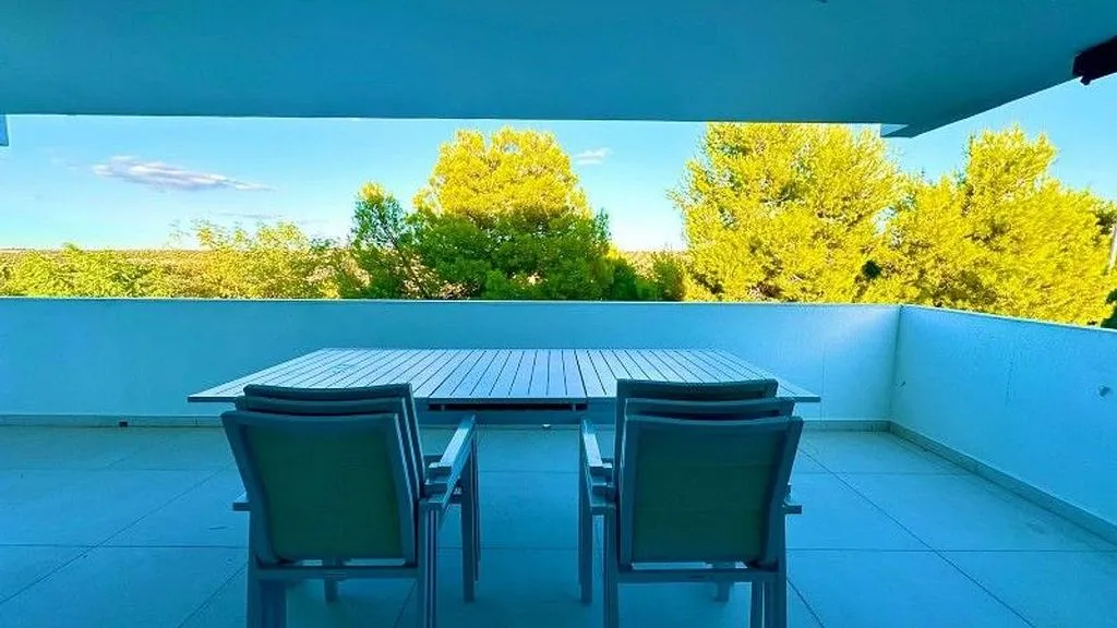 Terrass - Independent House with Pool and Terrace in Layos