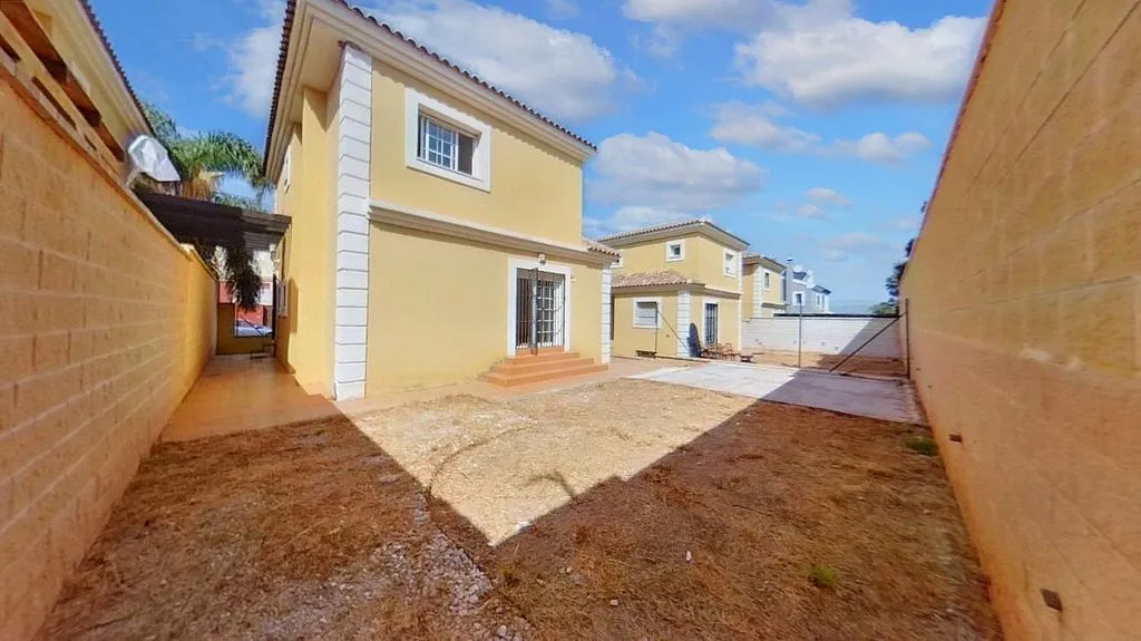 Aed - Terraced Semi-Detached House in Capellanía