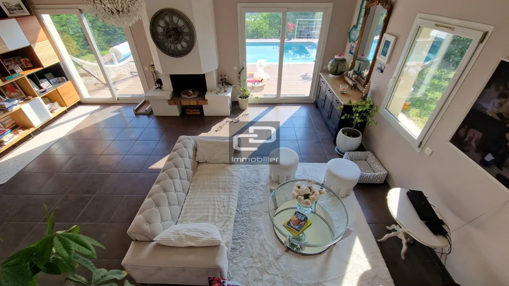 Elutuba - Villa with Exceptional View in Albigny sur Saône