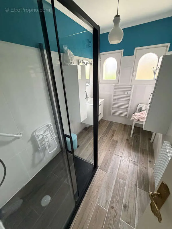 Bathrooms - House with Garden in Plouigneau