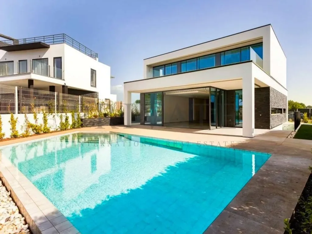 Piscine - Contemporary Villa with Golf Views in Vilamoura