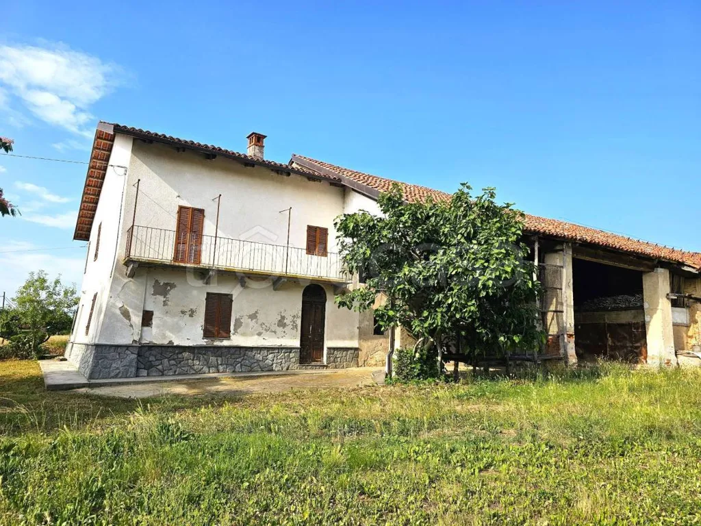 Exterior - Rustic Farmhouse with Panoramic View in Bene Vagienna
